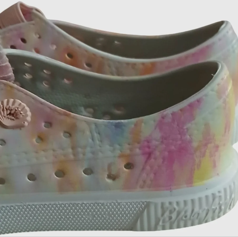 Blowfish Malibu Pastel Pink Kids Slip-On Sandals Size 1🔥5$ If You Get Bundle🔥